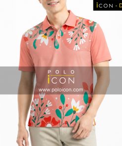 เสื้อโปโลพิมพ์ลายดอกไม้สีชมพู แขนสั้น ปกคอปก สวมใส่โดยผู้ชาย